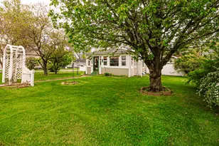 225 Jefferson Ave, Chesterton, IN 46304 - Photo 5