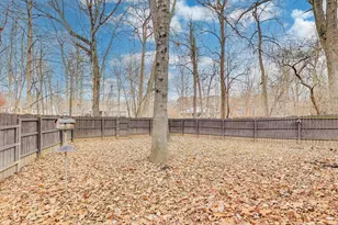 591 Glenwood Dr, Valparaiso, IN 46385 - Photo 31