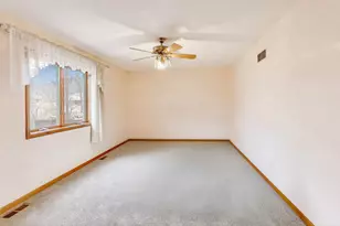 591 Glenwood Dr, Valparaiso, IN 46385 - Photo 15