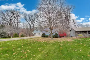 591 Glenwood Dr, Valparaiso, IN 46385 - Photo 3