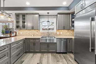 202 Oakridge Ct, Valparaiso, IN 46385 - Photo 13