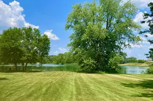 202 Oakridge Ct, Valparaiso, IN 46385 - Photo 49