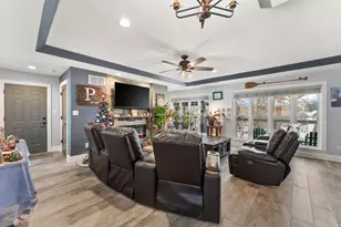 202 Oakridge Ct, Valparaiso, IN 46385 - Photo 5