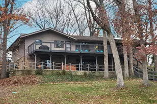 202 Oakridge Ct, Valparaiso, IN 46385 - Photo 1