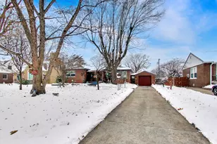 7218 Baring Pkwy, Hammond, IN 46324 - Photo 5