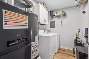 206 W Indiana St, Kouts, IN 46347 - Photo 15