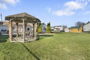 1210 S Ash St, Hobart, IN 46342 - Photo 15