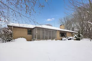 126 Country Club Dr, La Porte, IN 46350 - Photo 7