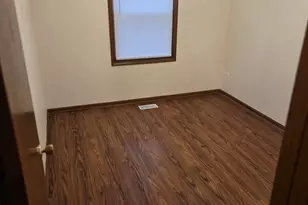 812 W Daumer Rd, Kouts, IN 46347 - Photo 7