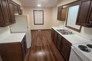 812 W Daumer Rd, Kouts, IN 46347 - Photo 3