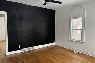 323 Garfield St, Gary, IN 46404 - Photo 5