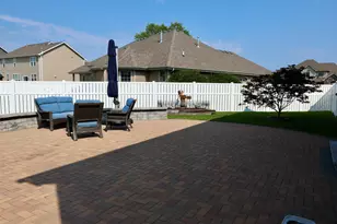 10052 Pearwood Dr, Saint John, IN 46373 - Photo 5