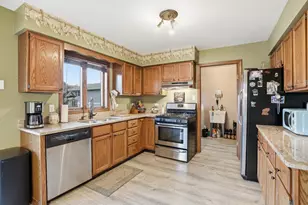 8651 Fulton Pl, Crown Point, IN 46307 - Photo 7