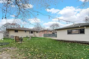 8224 Beech Ave, Munster, IN 46321 - Photo 27