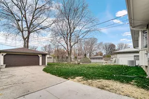 8224 Beech Ave, Munster, IN 46321 - Photo 25