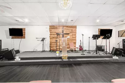 801 E Chicago Avenue, East Chicago, IN 46312 - Photo 11