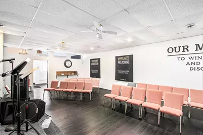 801 E Chicago Avenue, East Chicago, IN 46312 - Photo 9