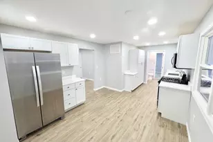 382 Pinewood Dr, Valparaiso, IN 46385 - Photo 3