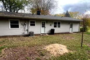 1348 S Illinois St, Hobart, IN 46342 - Photo 9