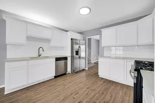 308 King Henry Dr, Schererville, IN 46375 - Photo 7