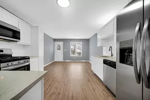 308 King Henry Dr, Schererville, IN 46375 - Photo 5