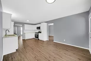 308 King Henry Dr, Schererville, IN 46375 - Photo 7