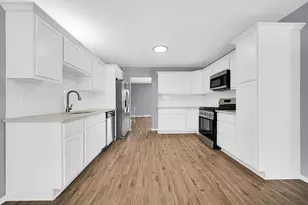 308 King Henry Dr, Schererville, IN 46375 - Photo 5