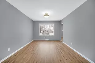 308 King Henry Dr, Schererville, IN 46375 - Photo 9