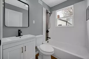 204 S Colorado St, Hobart, IN 46342 - Photo 9