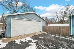 1840 W 61st Ave, Merrillville, IN 46410 - Photo 7