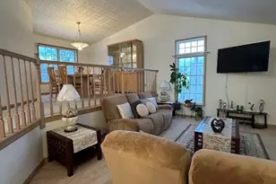 1518 W 96th Pl, Crown Point, IN 46307 - Photo 7