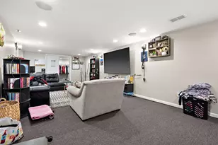 1407 Peachtree Dr, Valparaiso, IN 46383 - Photo 17