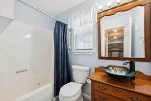 374 Glenallyn Dr, Valparaiso, IN 46383 - Photo 11