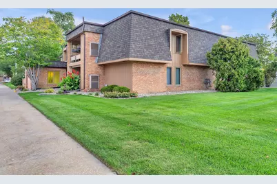 8745 Janeway Court #J3, Munster, IN 46321 - Photo 1