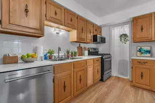 8745 Janeway Ct, Munster, IN 46321 - Photo 7