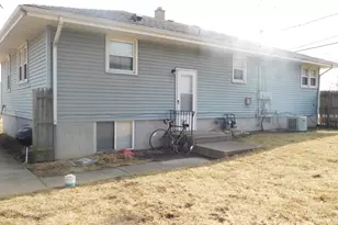 902 N Wood St, Griffith, IN 46319 - Photo 3