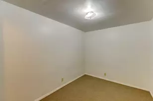 902 N Wood St, Griffith, IN 46319 - Photo 9