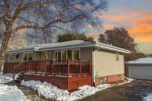 736 Cottonwood Dr, Dyer, IN 46311 - Photo 3