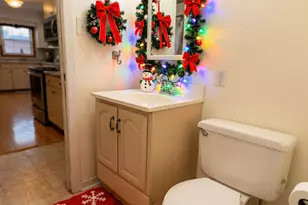 736 Cottonwood Dr, Dyer, IN 46311 - Photo 17