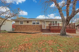 736 Cottonwood Dr, Dyer, IN 46311 - Photo 1