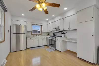 736 Cottonwood Drive, Dyer, IN 46311 - Photo 9