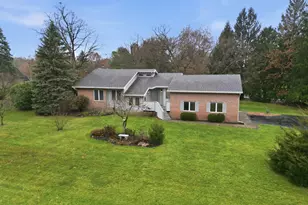 10906 Bunker Dr, Demotte, IN 46310 - Photo 5