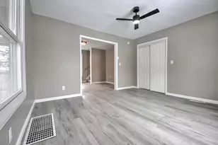 206 1/2 Ohio St, La Porte, IN 46350 - Photo 5