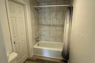 6050 Delaware Dr, Merrillville, IN 46410 - Photo 13