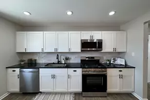 9383 Roosevelt St, Crown Point, IN 46307 - Photo 7