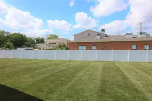 8602 Harrison St, Merrillville, IN 46410 - Photo 17