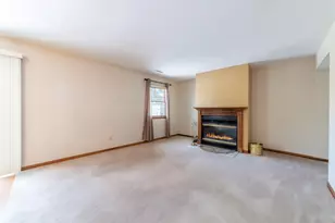 1346 Essex Dr, Chesterton, IN 46304 - Photo 9