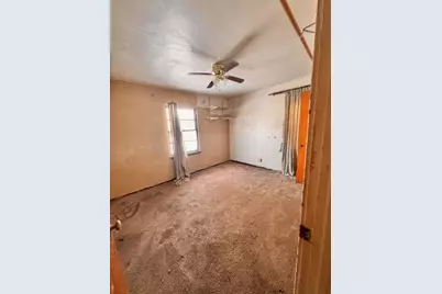 1027 E 35th Place, Gary, IN 46409 - Photo 5