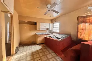 1027 E 35th Pl, Gary, IN 46409 - Photo 3