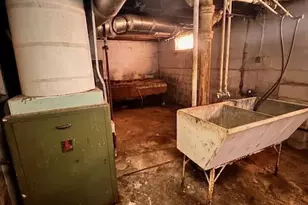 1027 E 35th Pl, Gary, IN 46409 - Photo 7